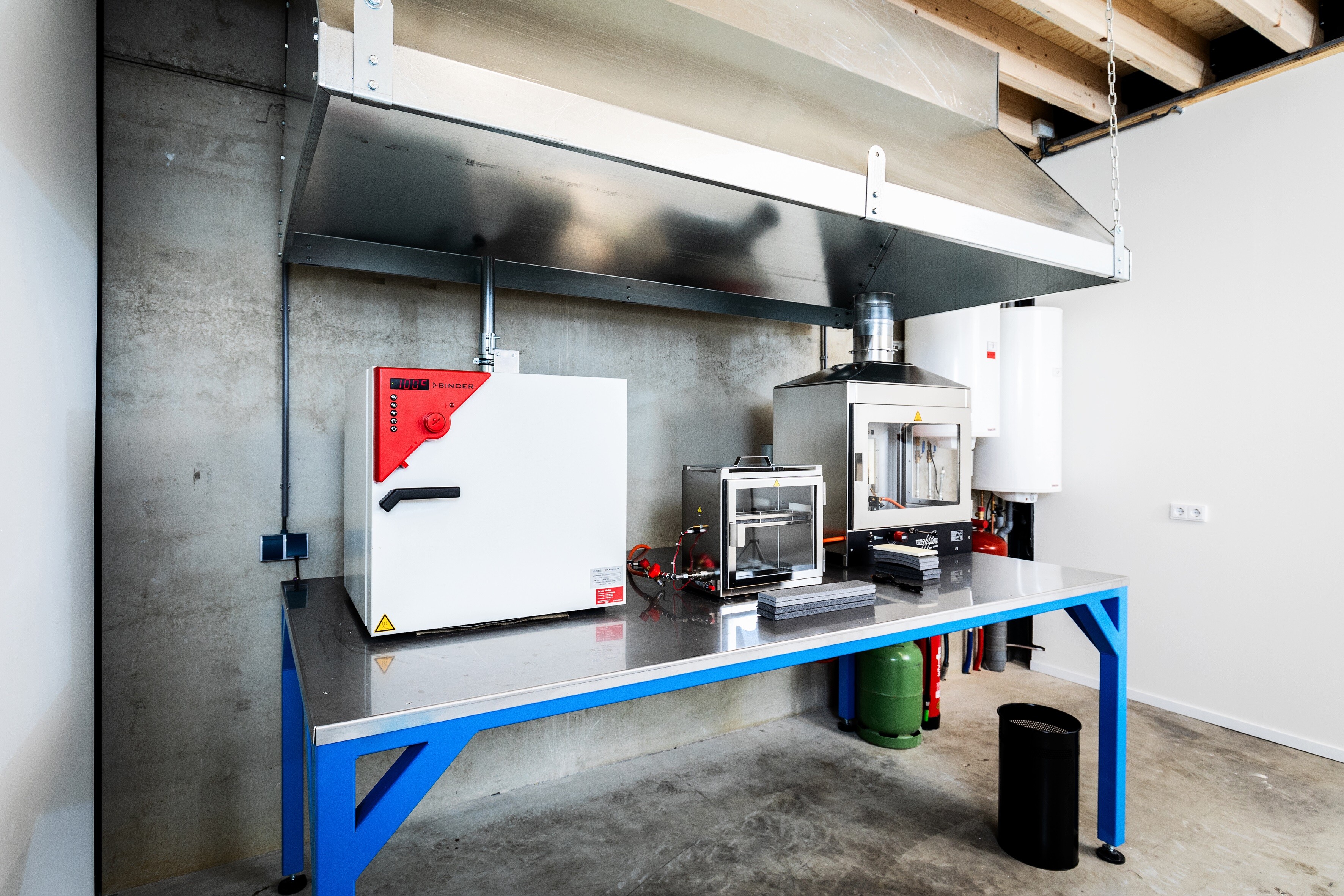 Fire laboratory for foam testing